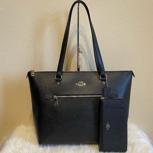 Coach purse and wallet set
